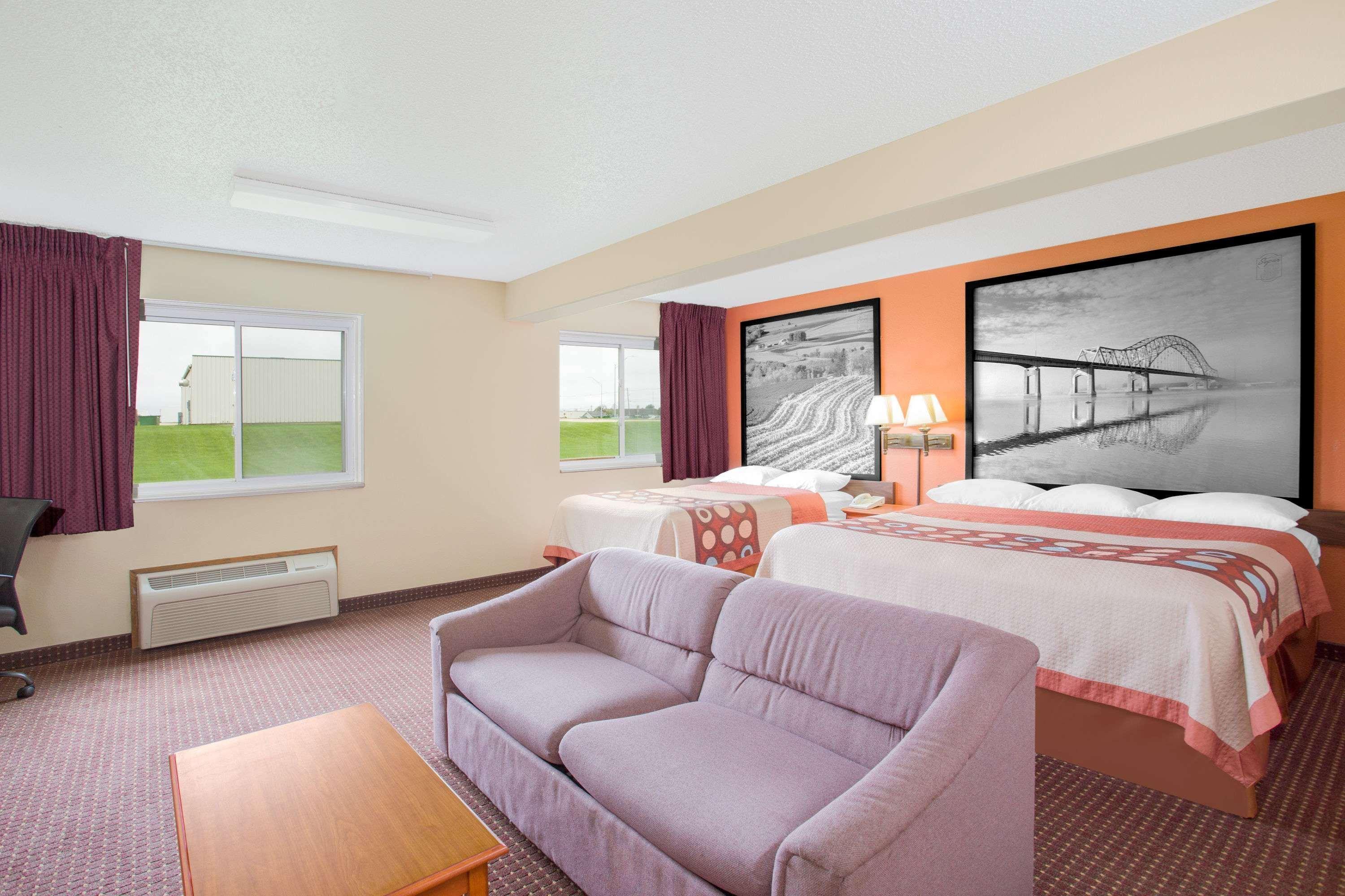 Super 8 By Wyndham Waverly Экстерьер фото